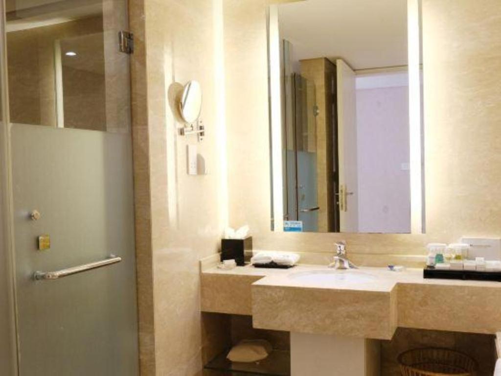 Wyndham Garden Hotel Lingshui  Exterior photo